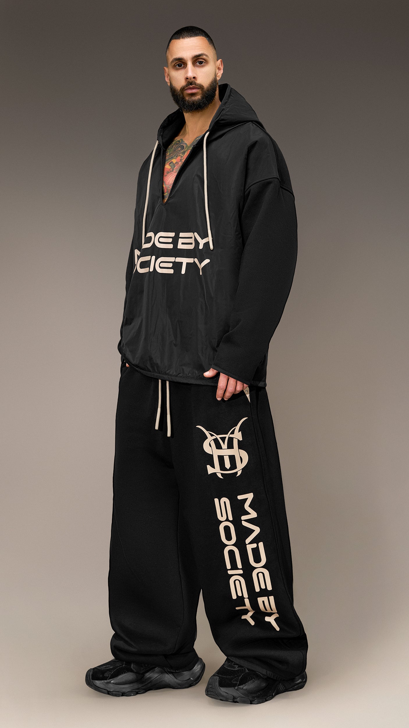 Pantaloni Jogger „Made by Society” – P16002