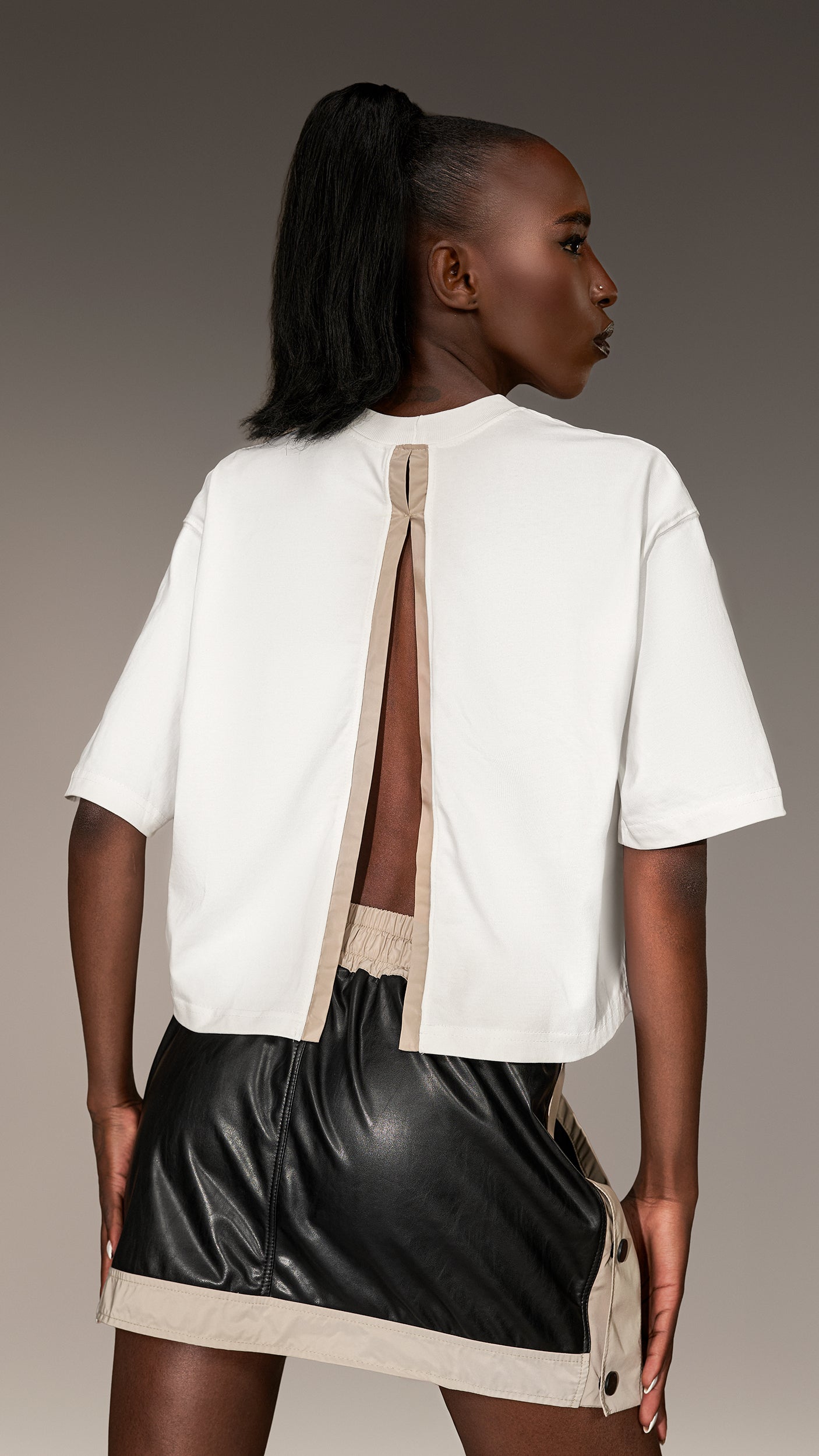 Tricou cu decupaj - T26370