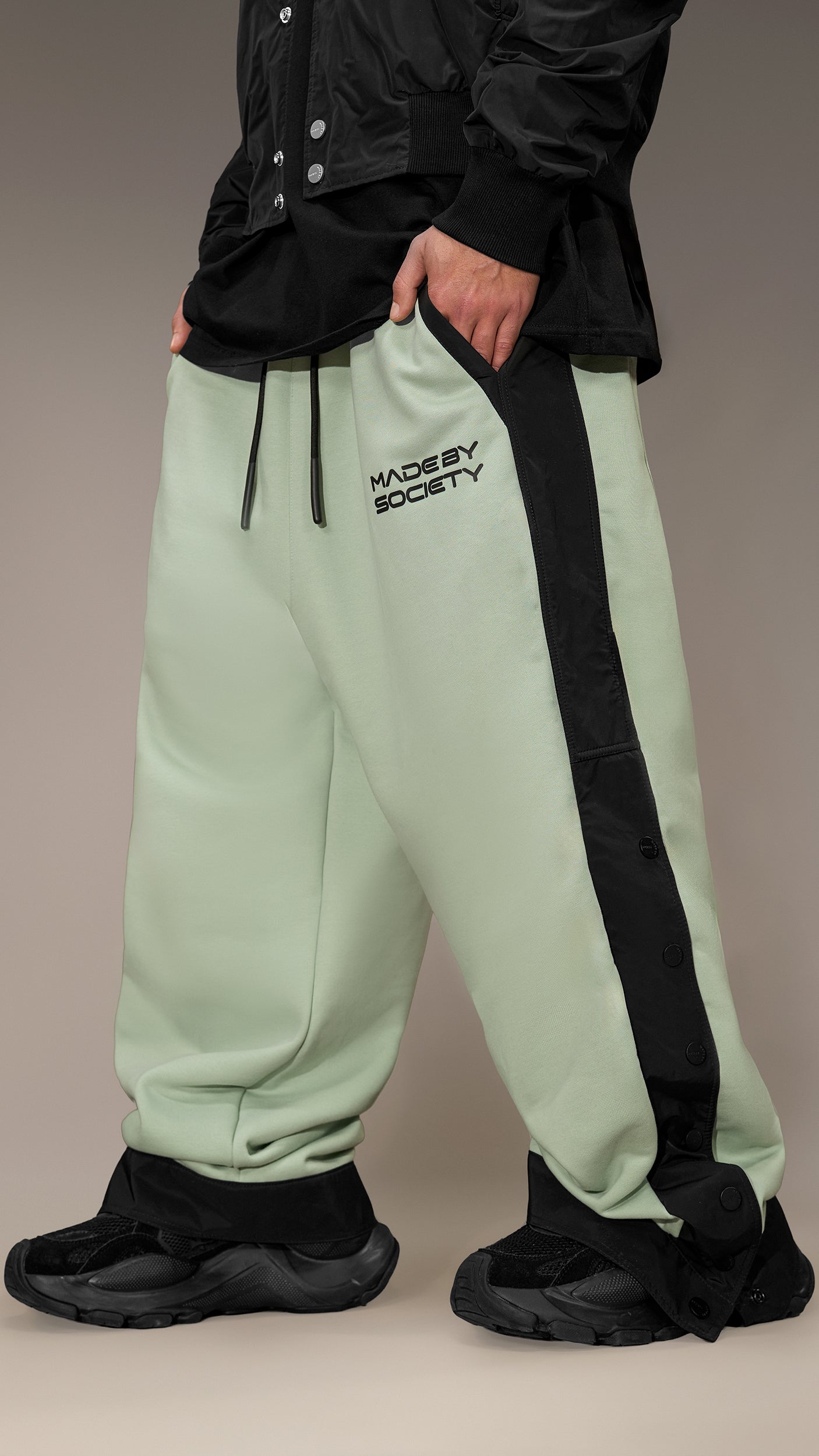 Pantaloni Jogger Made by Society - P16104