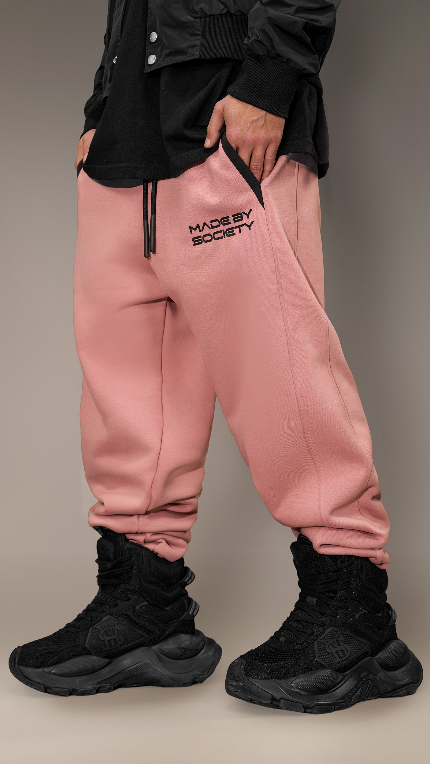 Pantaloni Jogger „Made by Society” – P16103