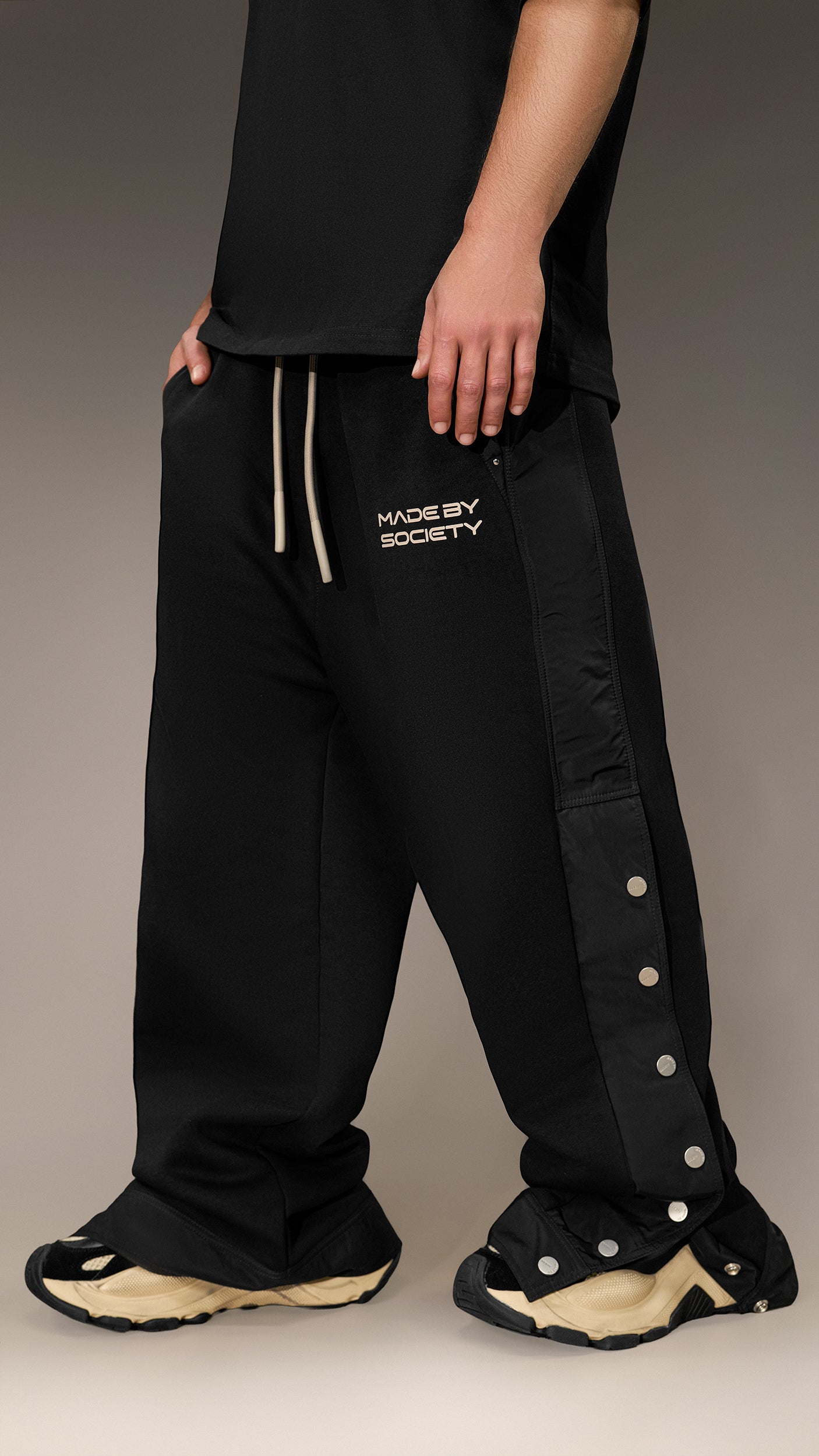 Pantaloni Jogger "Made by Society" - P16014