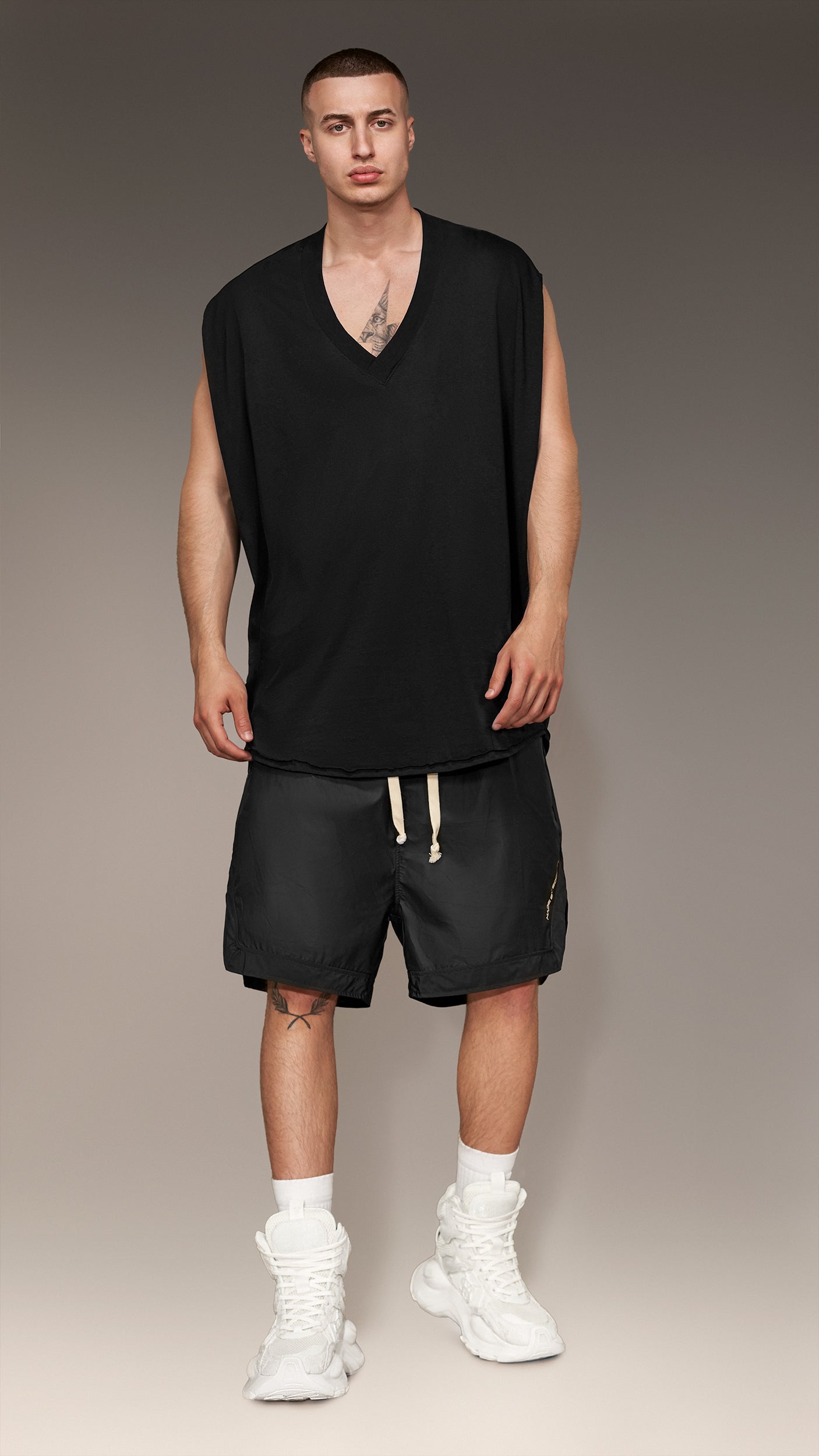 Tricou cu decolteu - T15492