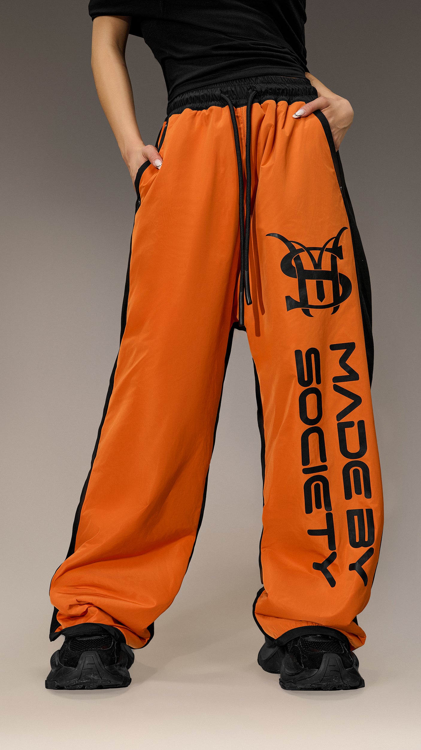 Pantaloni Oversized Made By Society – P26041