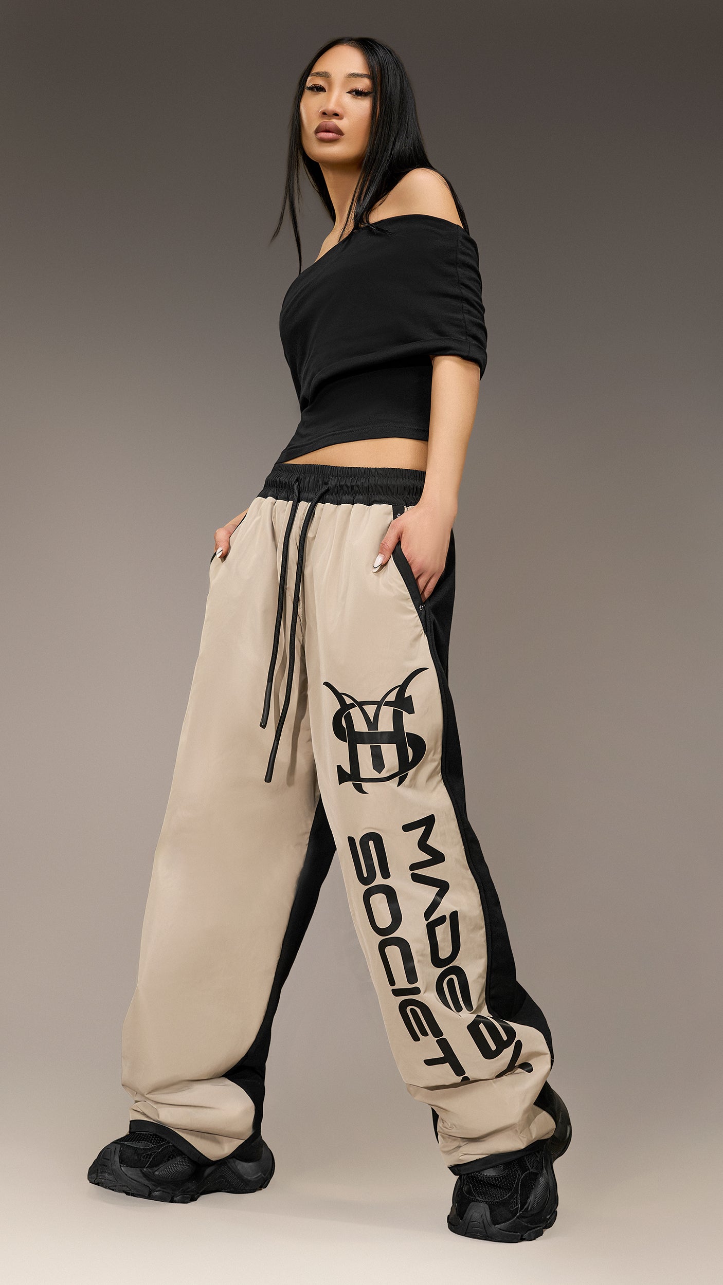 Pantaloni Oversized Made By Society – P26043
