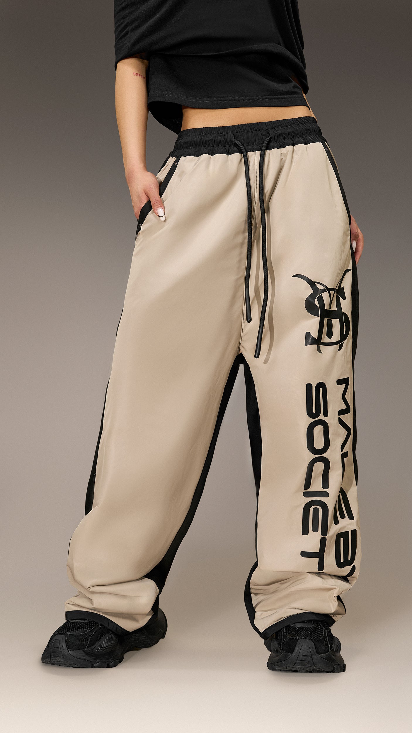 Pantaloni Oversized Made By Society – P26043