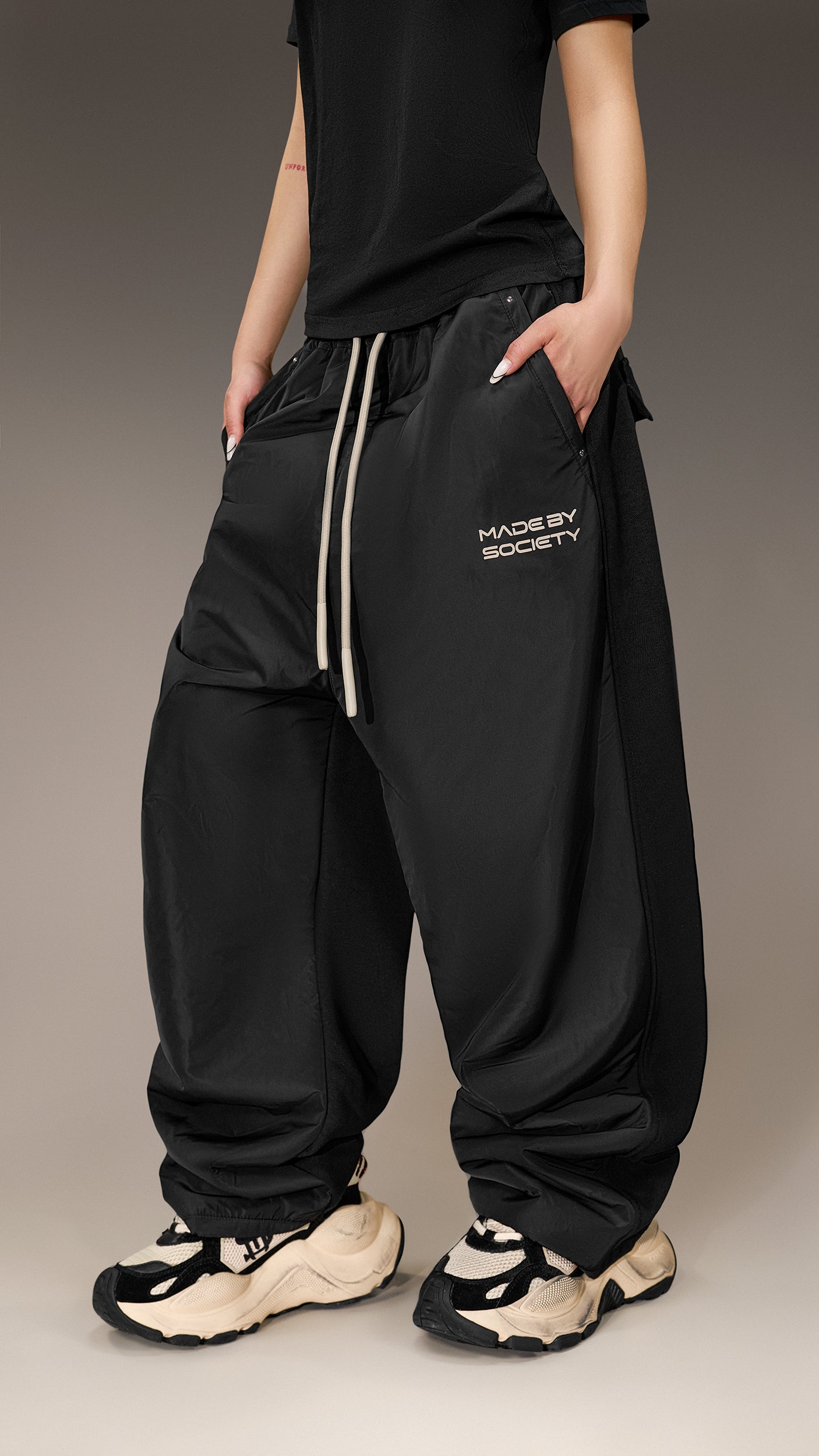 Pantaloni Jogger Made By Society – P26039