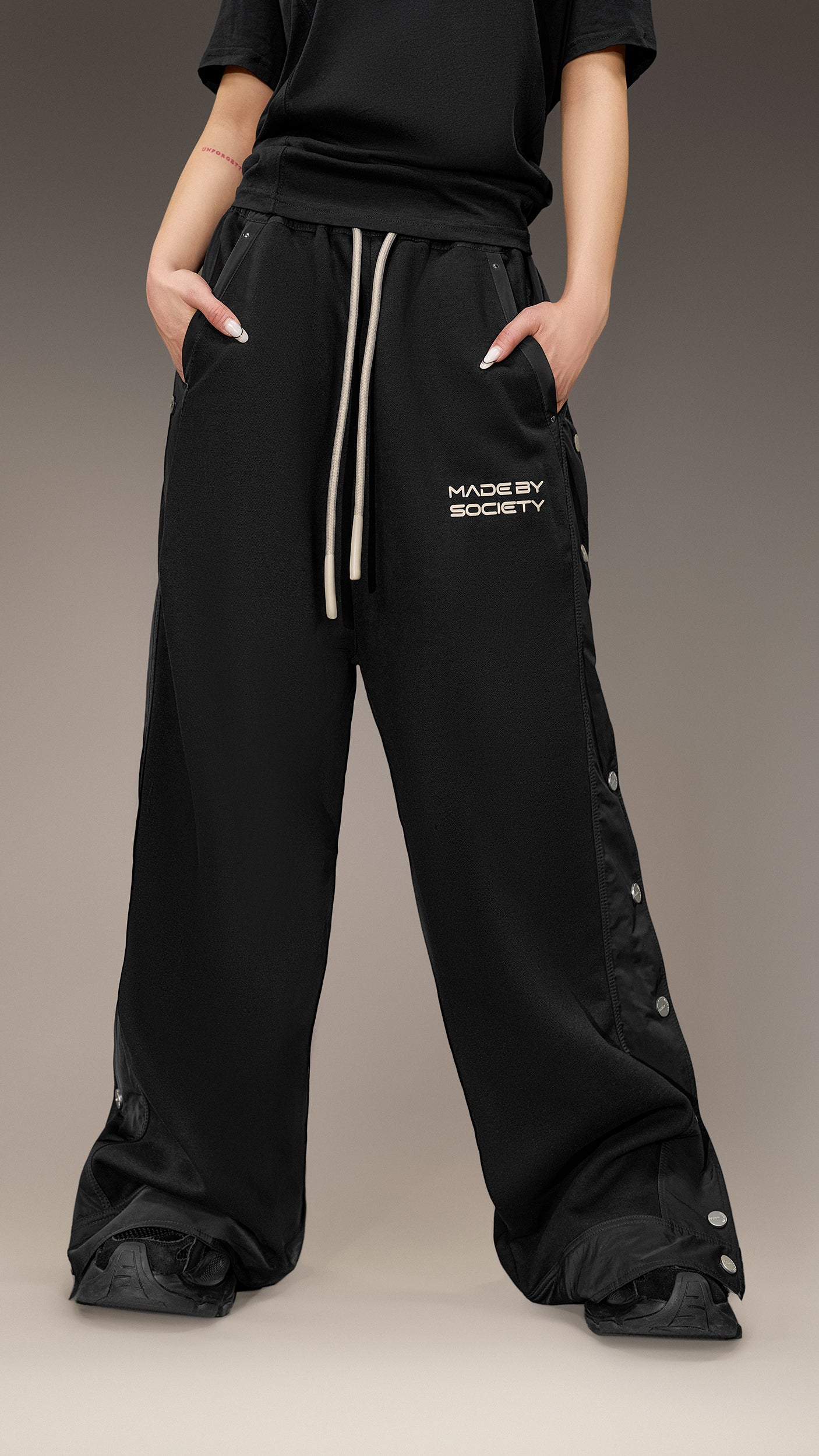 Pantaloni cu capse Made By Society - P26033