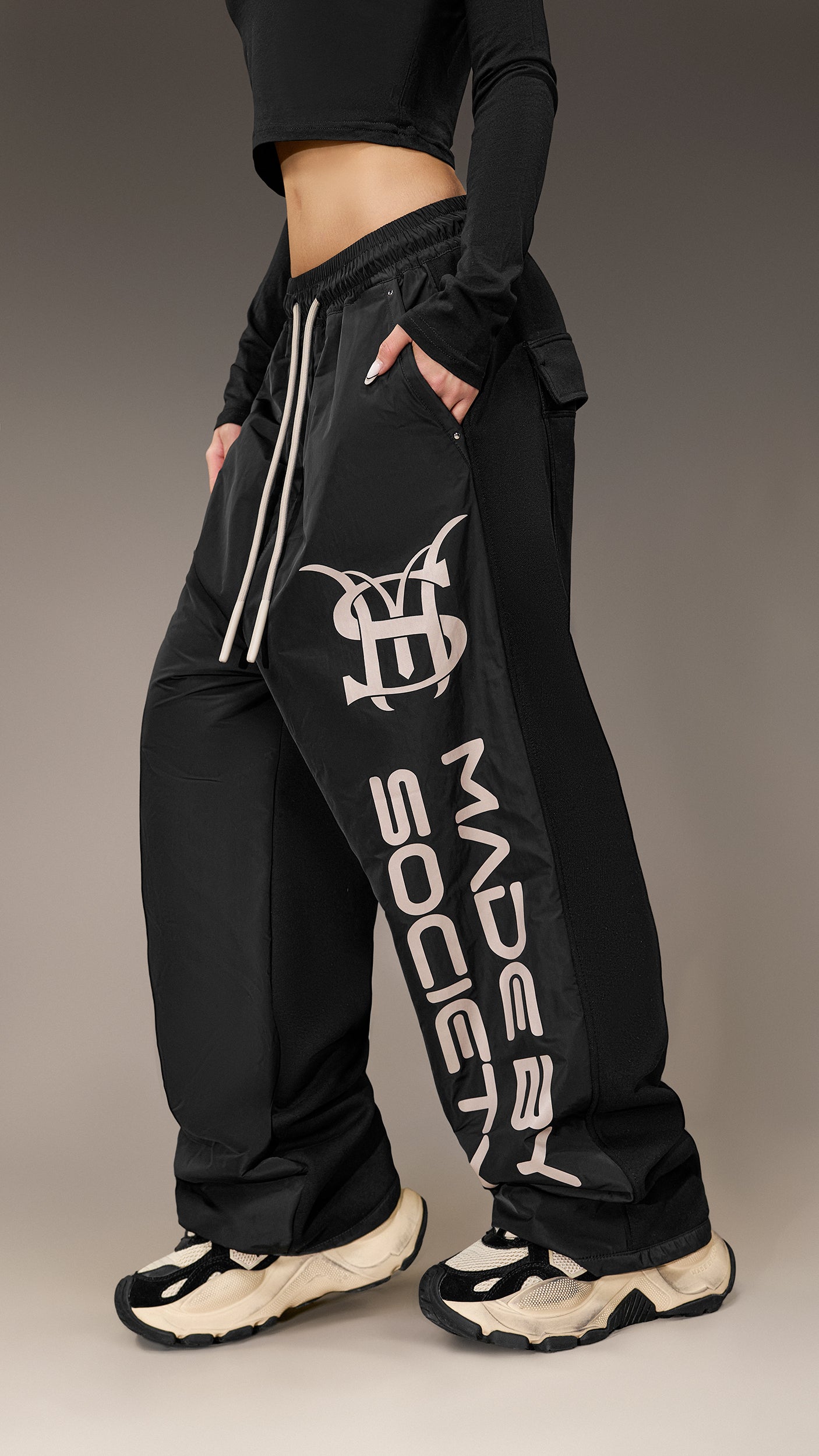 Pantaloni Oversized Made By Society – P26045