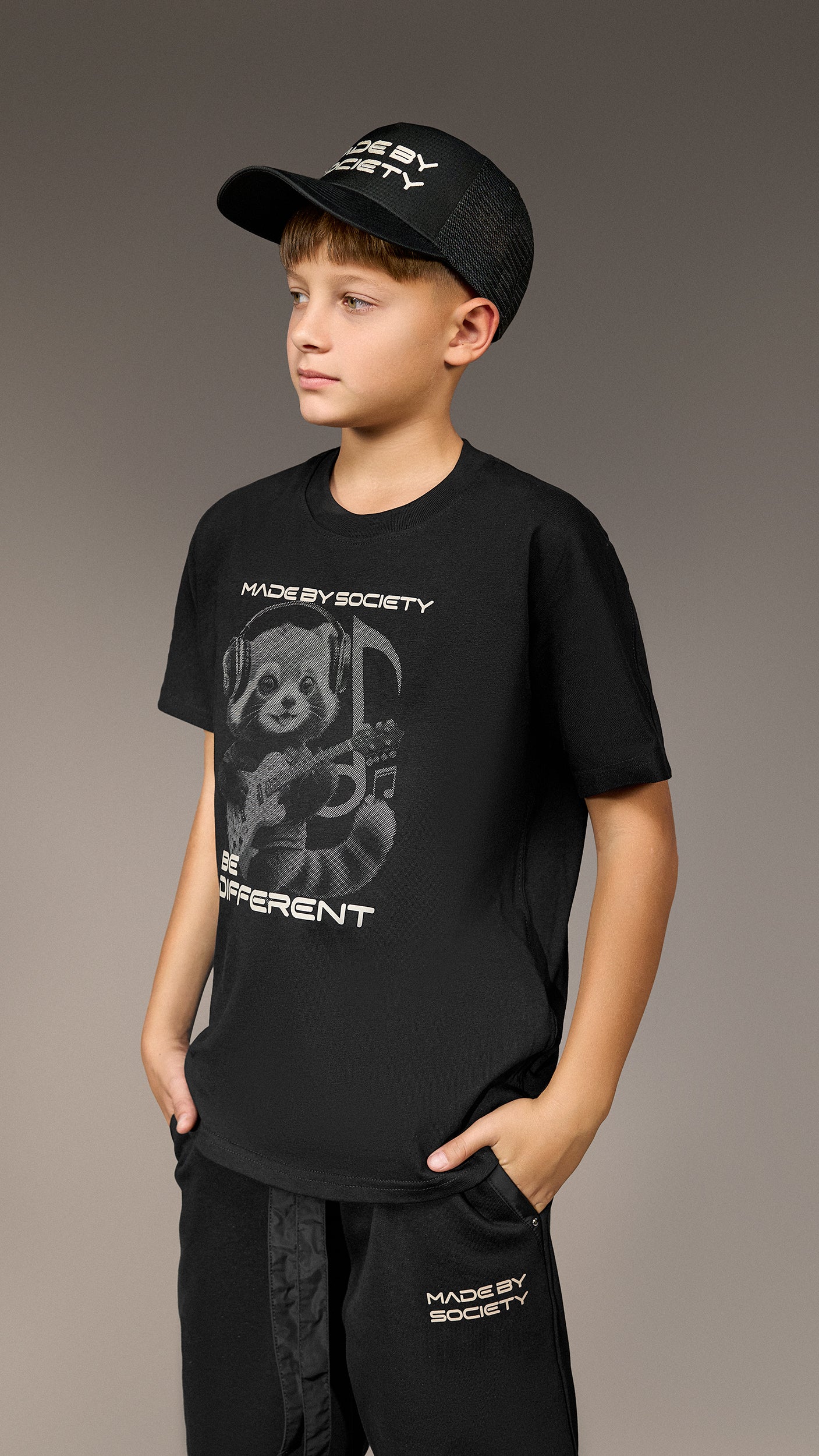 Tricou „Be Different” Made by Society - T35852