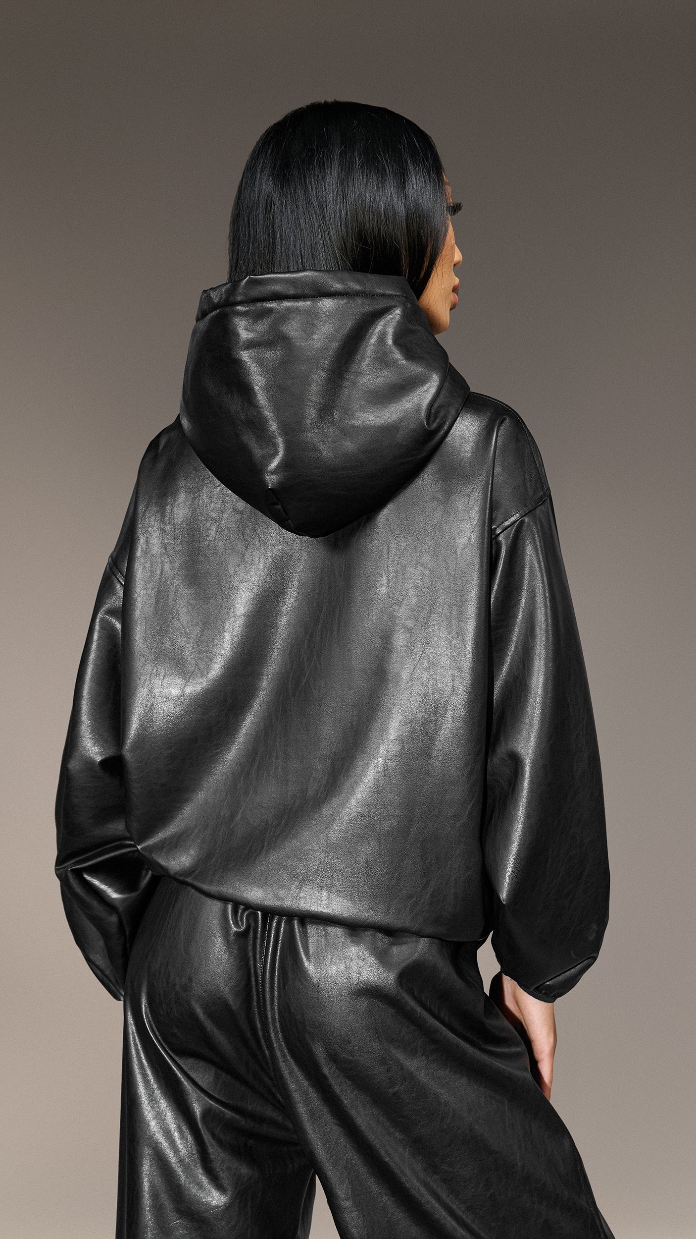 Hanorac Negru din Imitatie de Piele - H25842