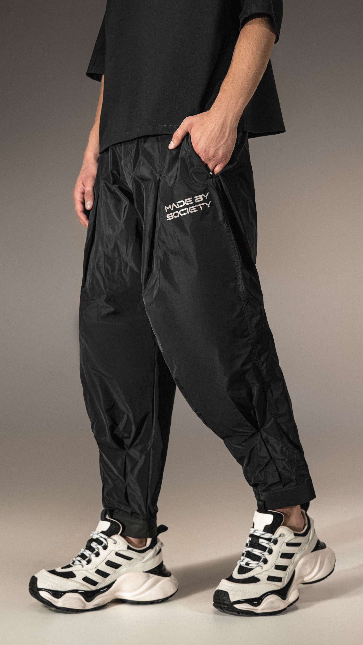 Pantaloni „Made by Society” - P15785