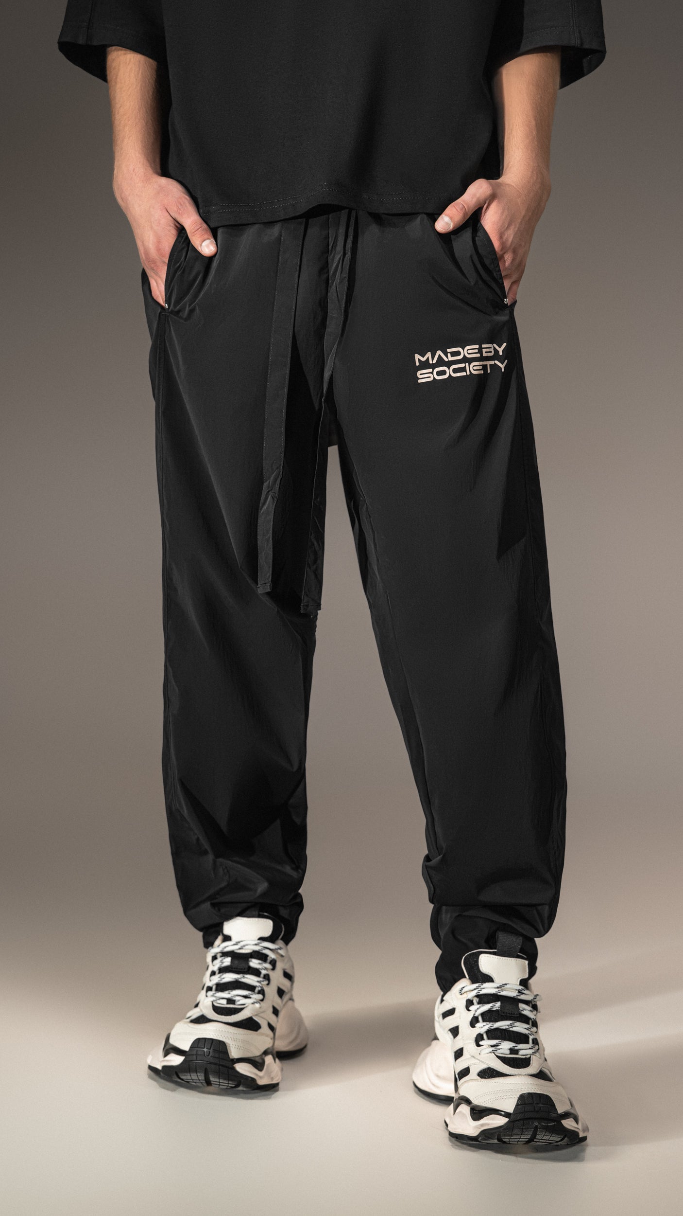 Pantaloni "Made by Society“ – P15746