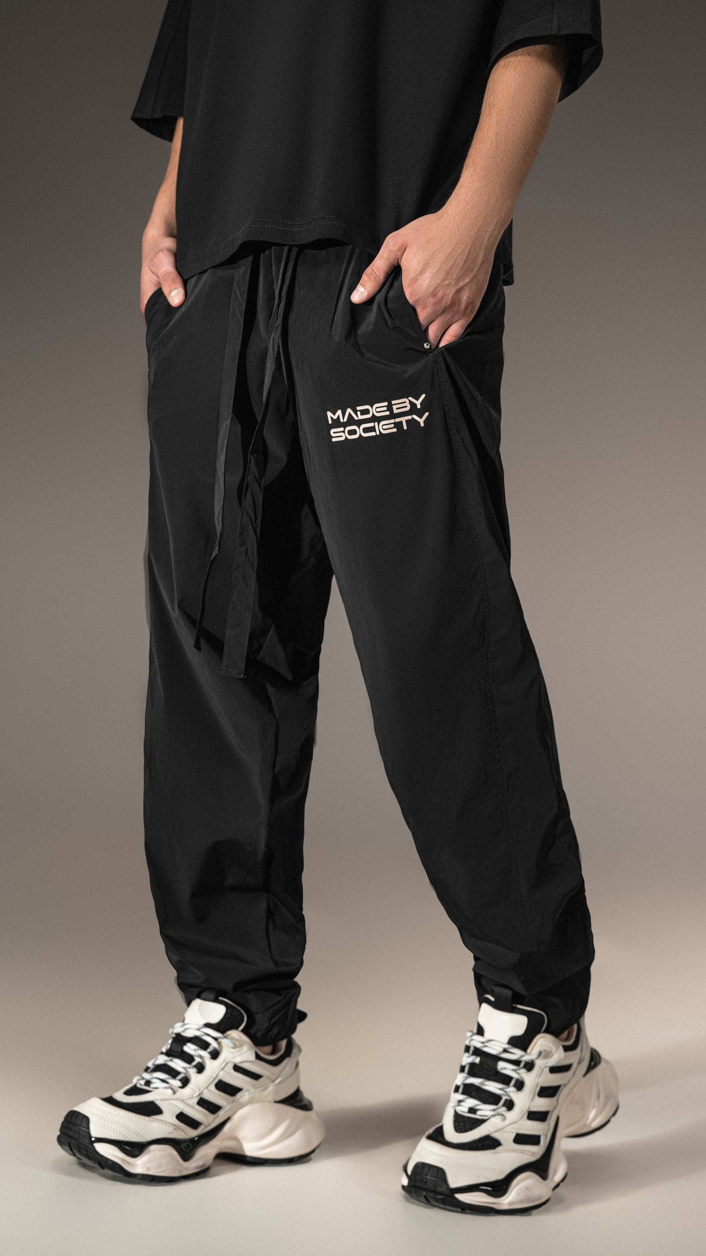 Pantaloni "Made by Society“ – P15746