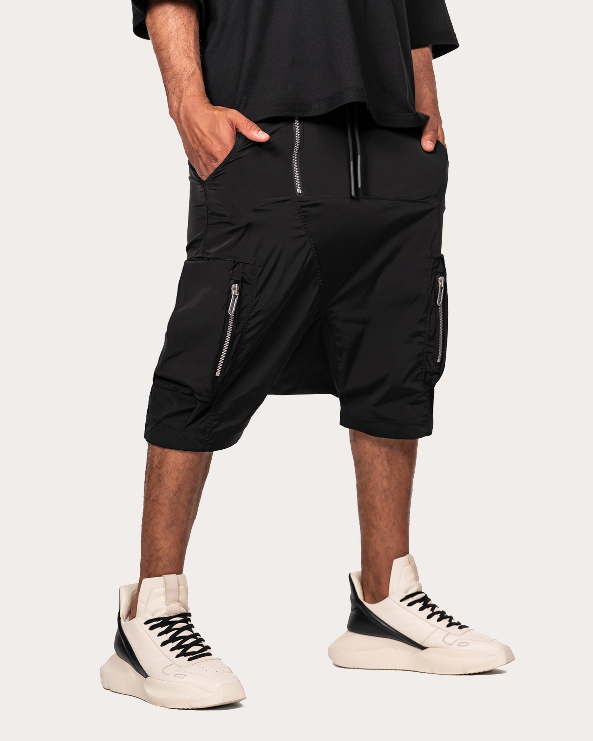 Vertical cargo shorts - B13703