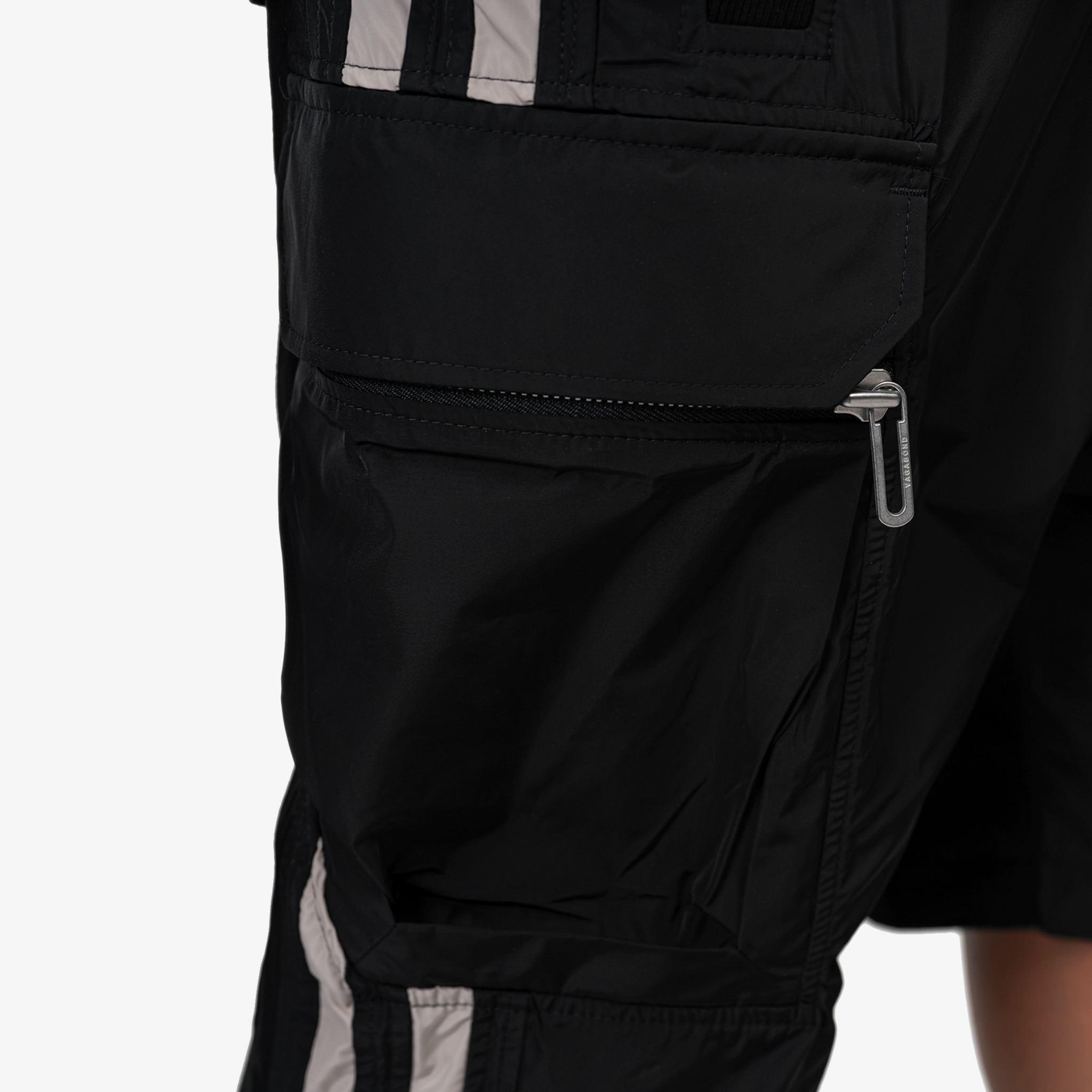 Vertical lines cargo shorts - B13548