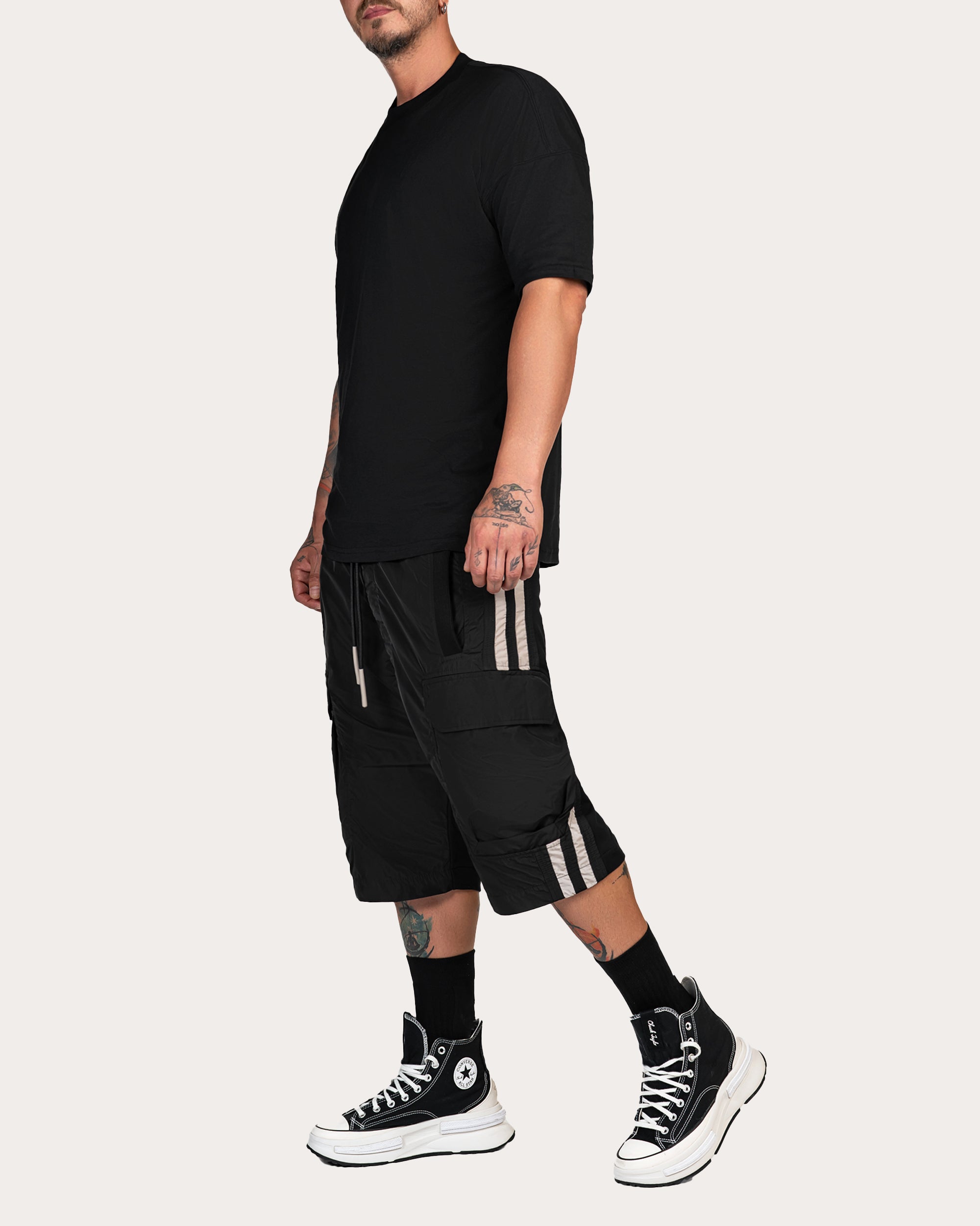 VERTICAL LINES CARGO SHORTS - B15541