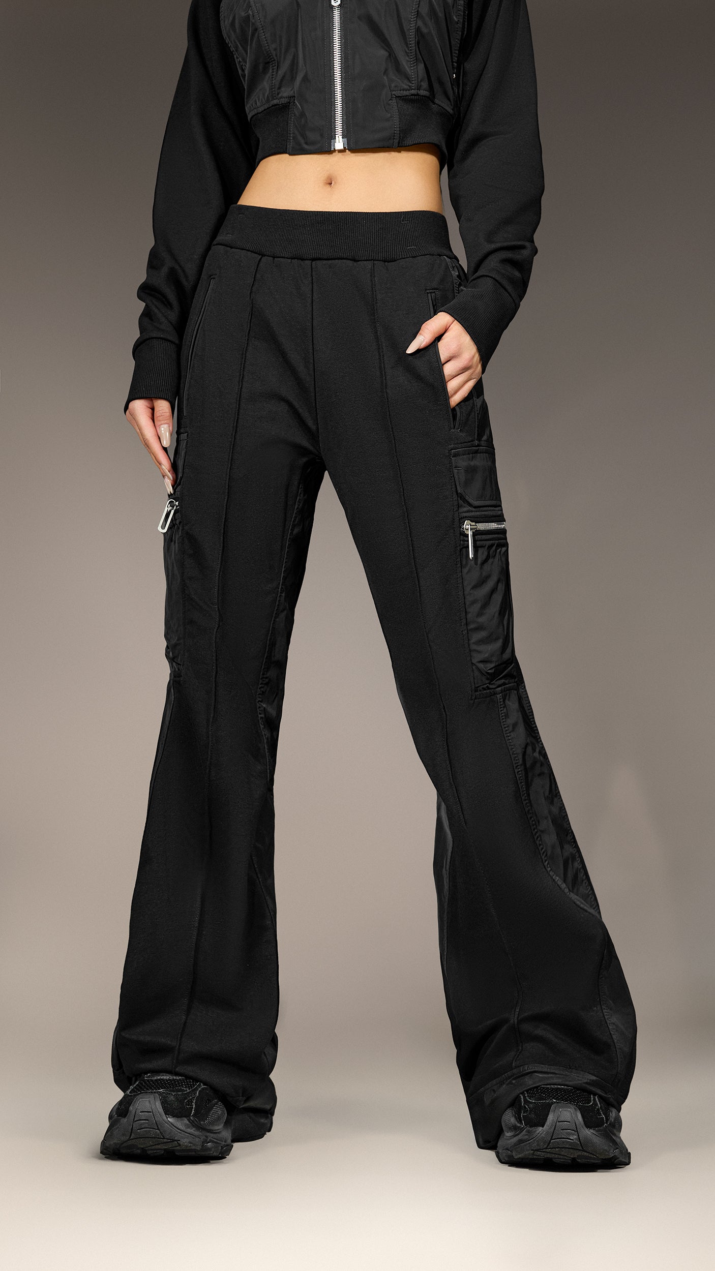 Flared Cargo Pants - P23810