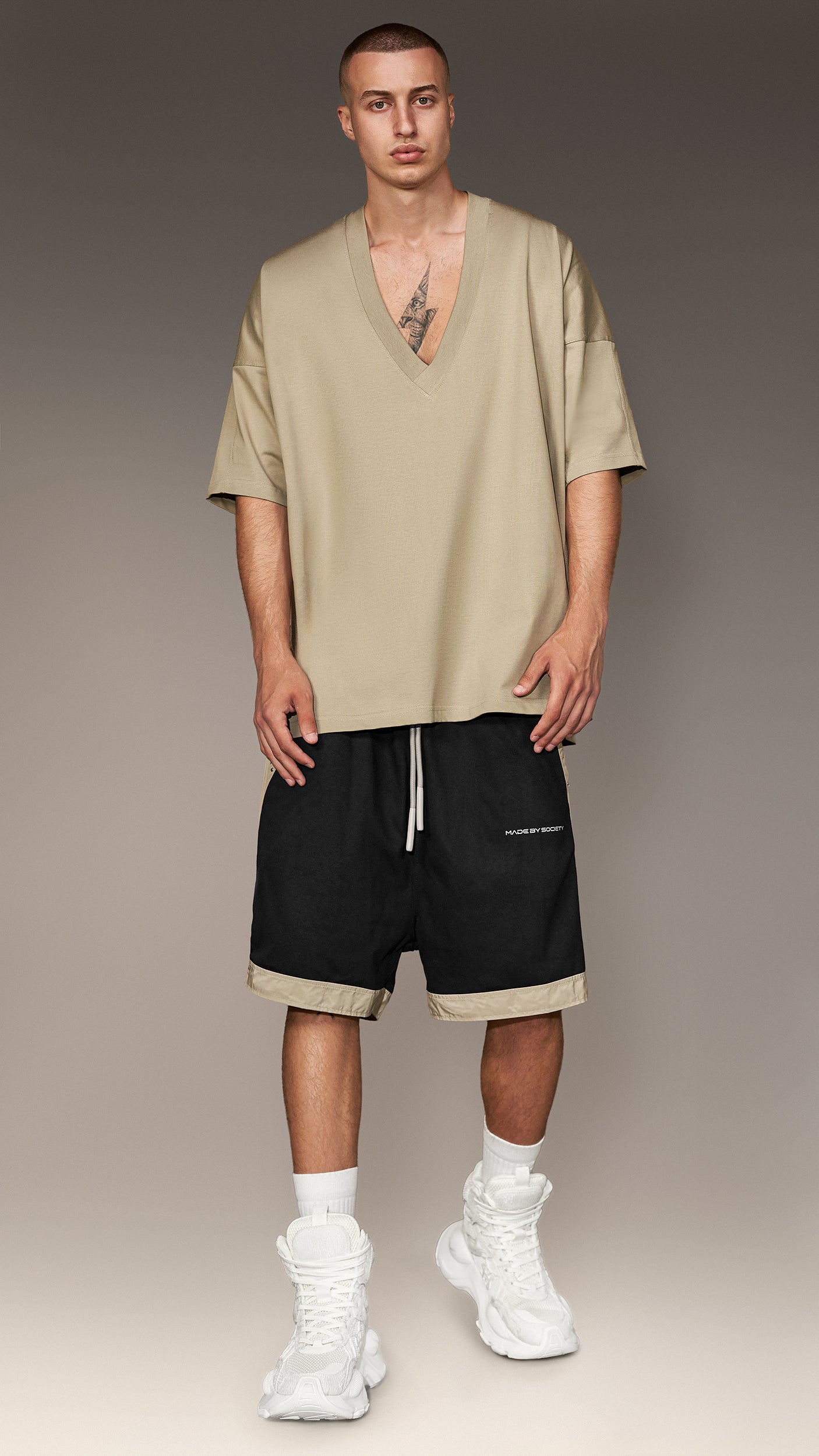 Tricou cu decolteu - T16624