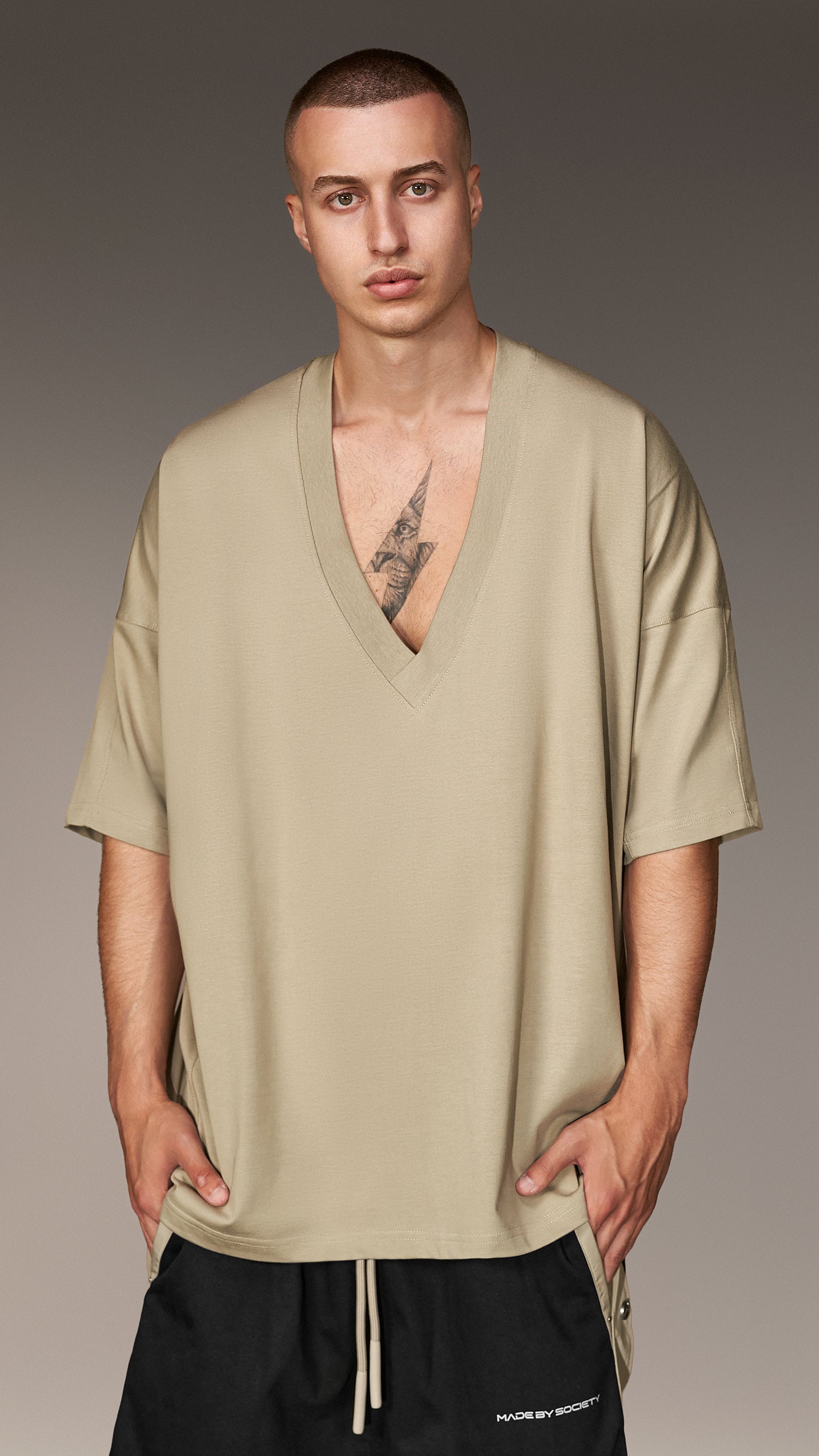 Tricou cu decolteu - T16624