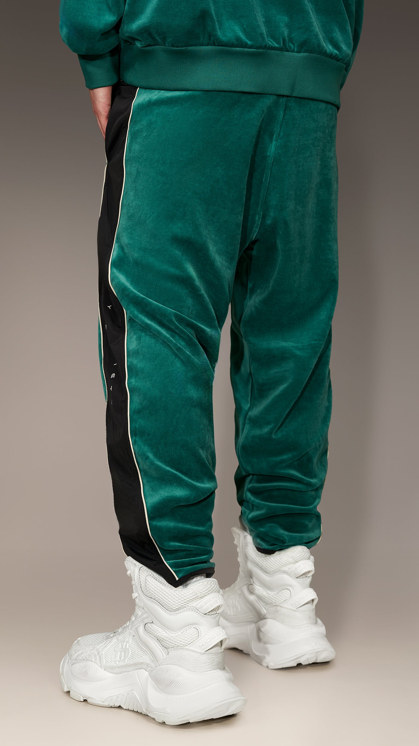 Pantaloni barbati Pantaloni Velvet Peak - P17052 - Colectia urbana