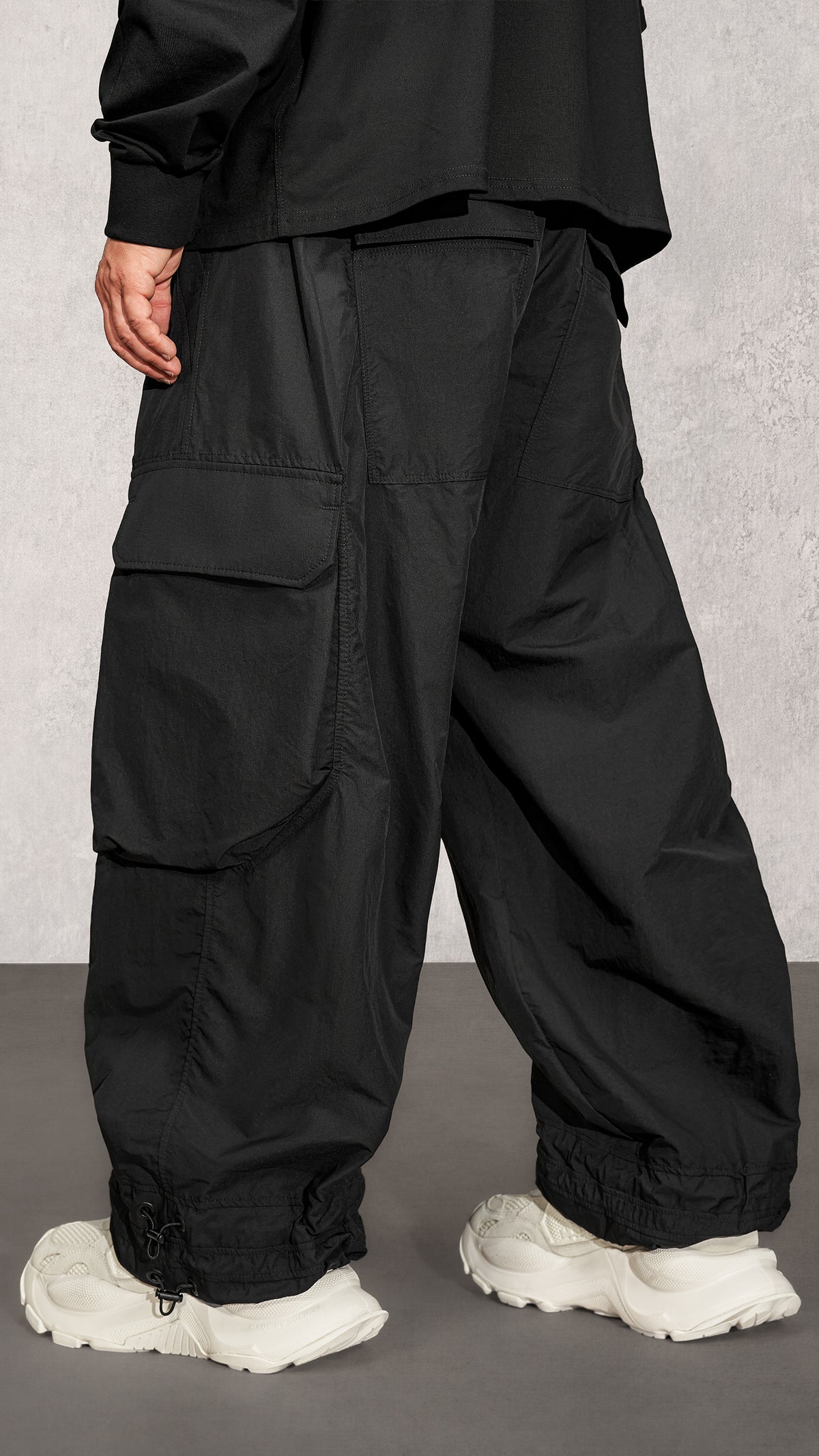 Pantaloni MONOLITH - P17812