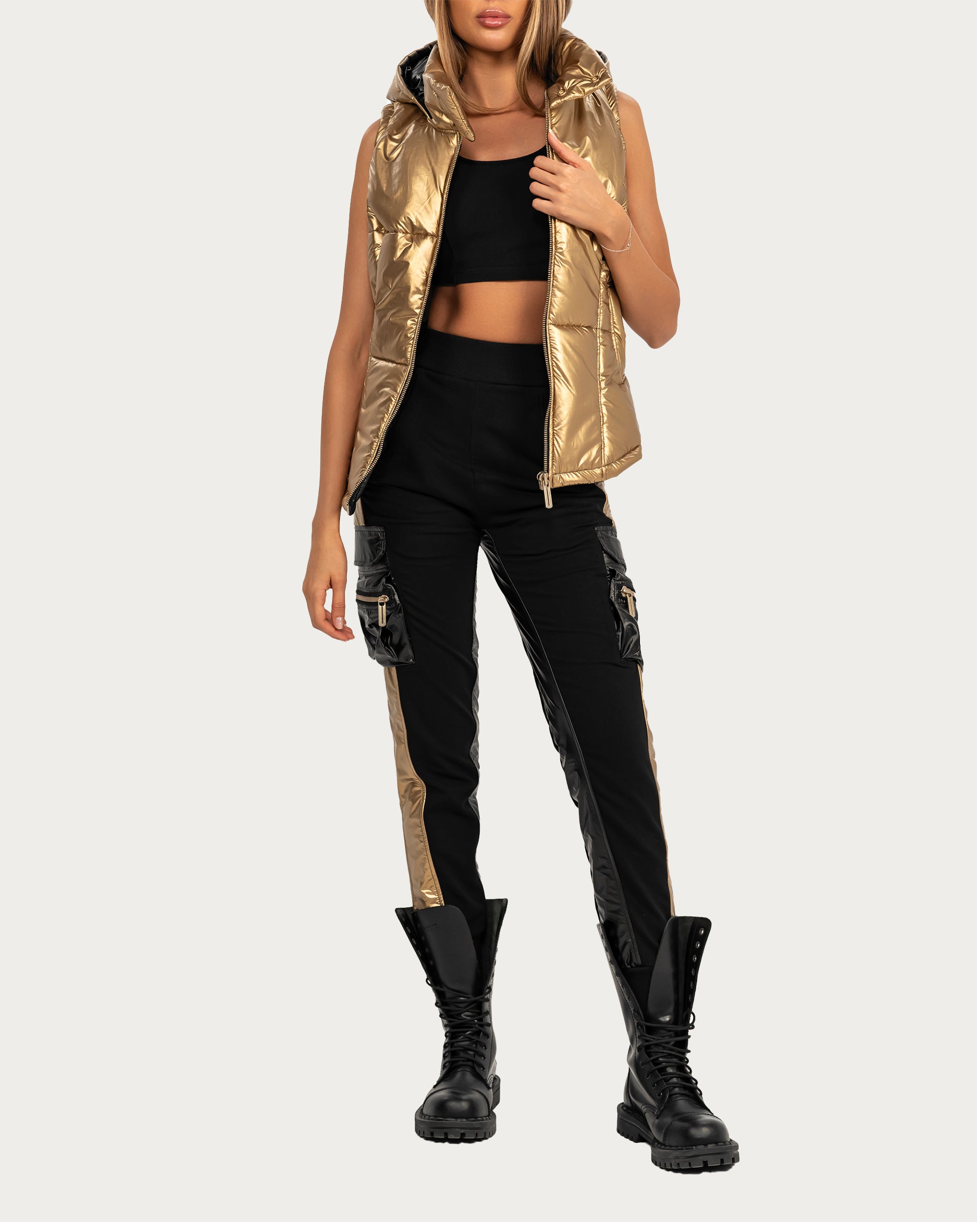 Varnished gold vest - V25001