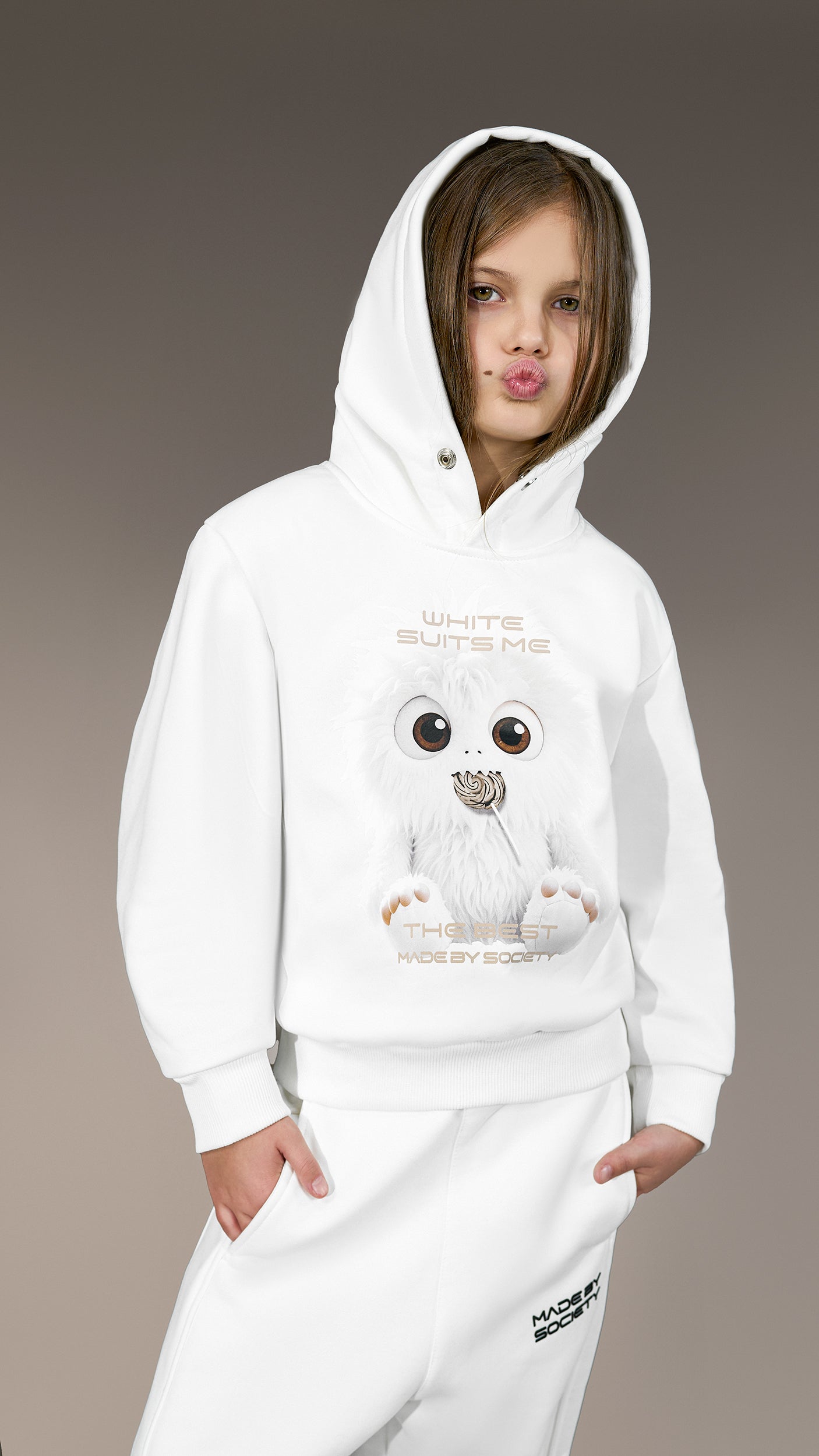 Hoodie "WHITE SUITS ME - THE BEST" - H35947