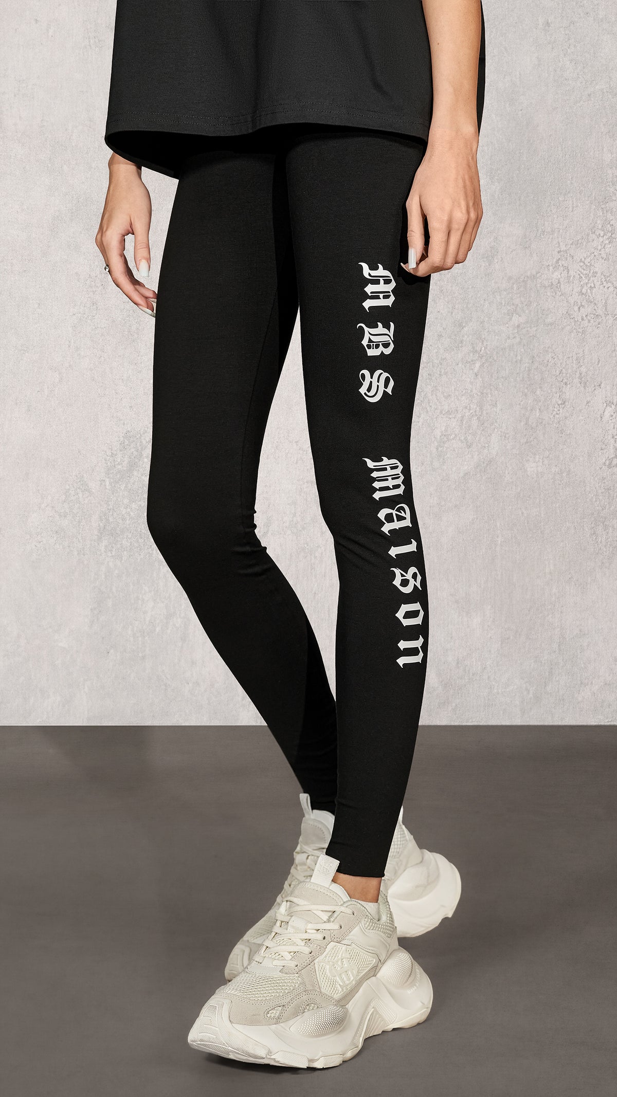 Pantaloni Gothic Script - P27861