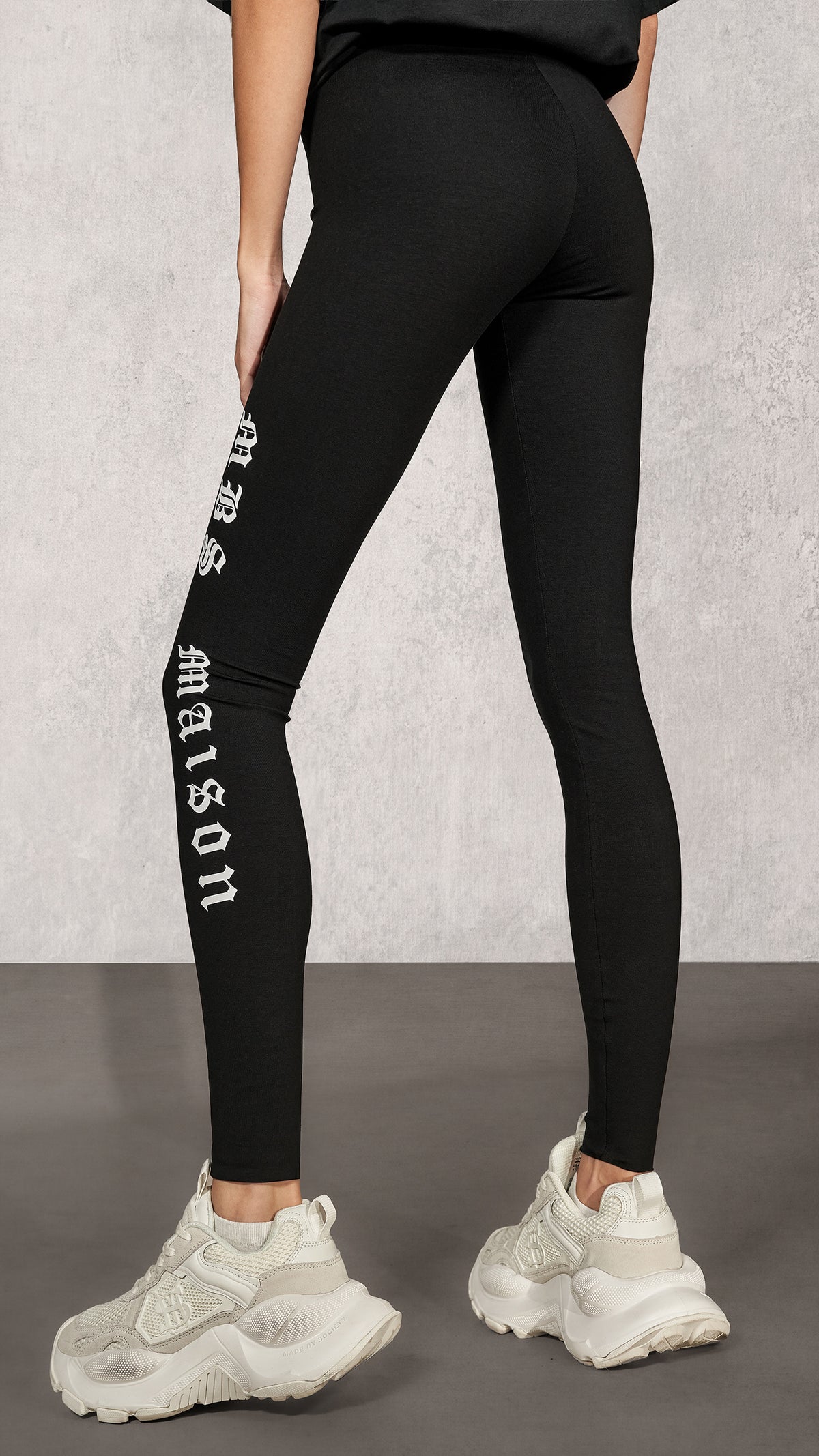 Pantaloni Gothic Script - P27861