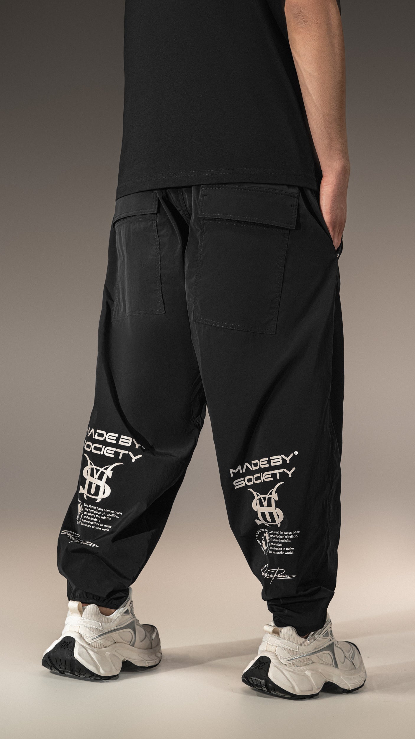 Pantaloni "Made by Society“ – P15751